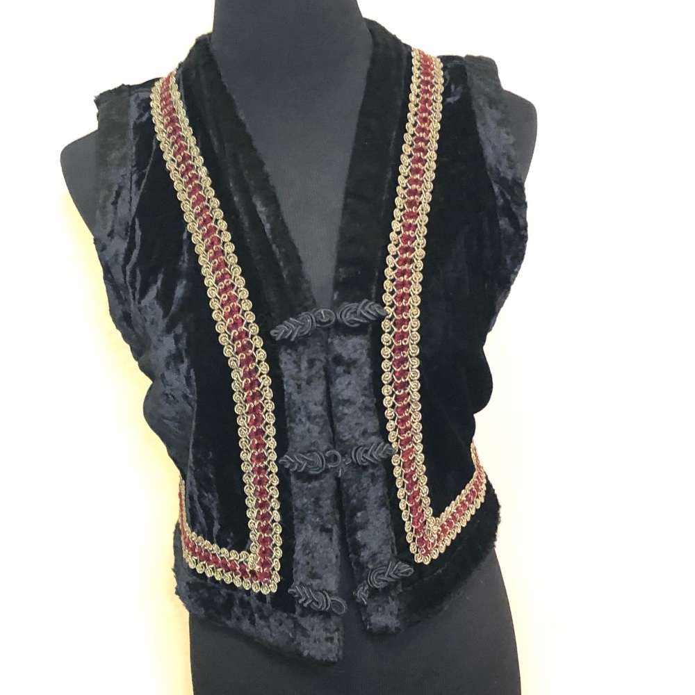 Double D Ranchwear Western Vest Size Small Black with Gold Cabernet and Black